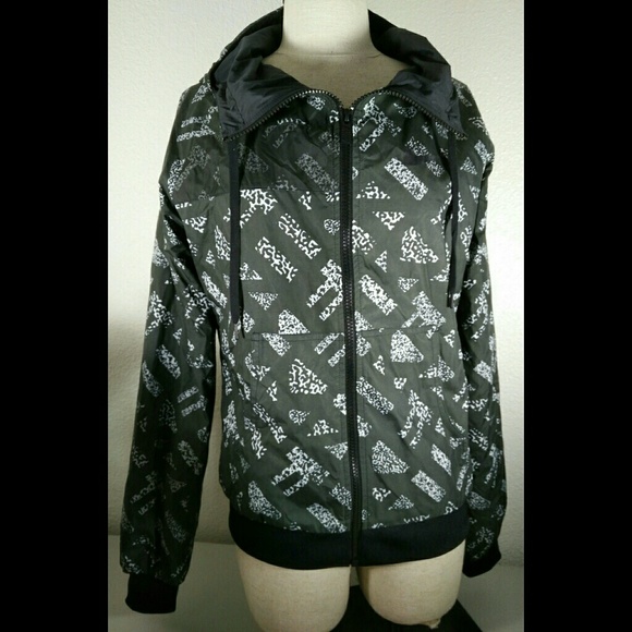 Nike Jackets & Blazers - Nike Women's City Running w/Print Black